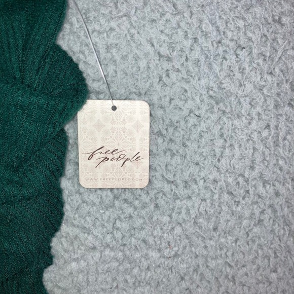 Free People Marley Off Shoulder Twist Top Sweater Women Medium Long Sleeve NWT - Picture 7 of 12